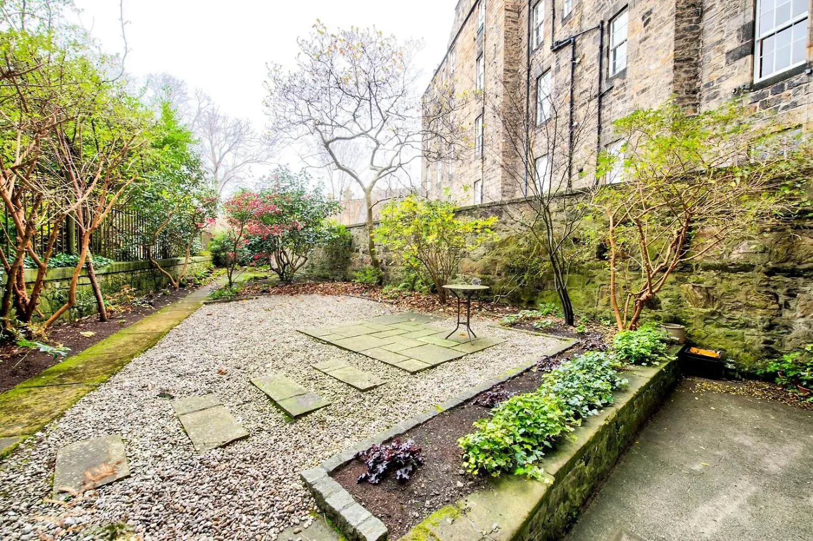 Apartmán Guestready - Beautiful New Town Studio, With Patio Edinburgh 0*,  Velká Británie